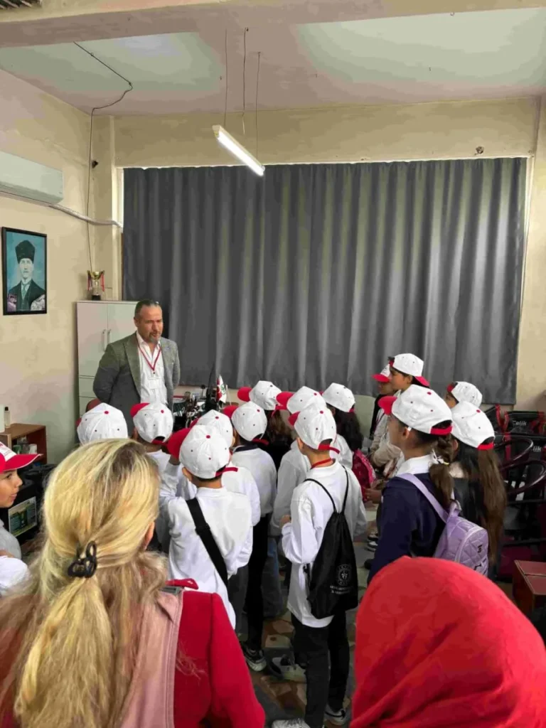 Dünya Kooperatifçilik Günü etkinliğinde Balıkesir Lider Çocuk Tarım Kampı öğrencileri — Gökçeyazı Kooperatifi