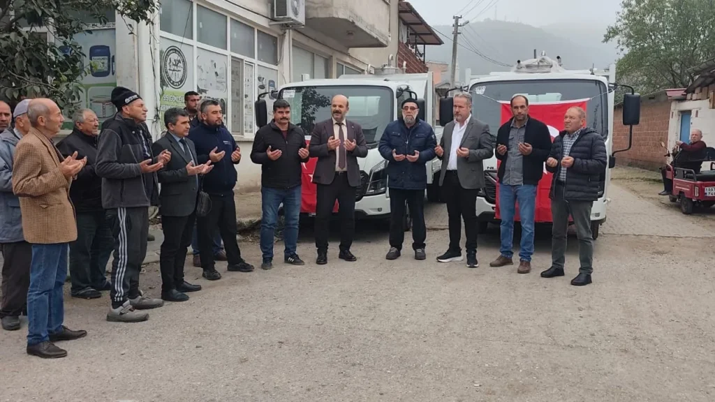 Gökçeyazı Kooperatifi'nin yeni süt toplama araçları için yapılan dua